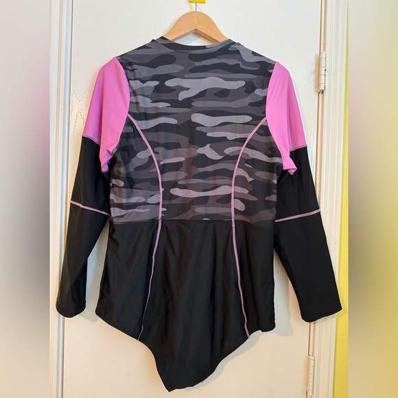 Torrid Women's Black and Pink Camo Active Swim Rash Guard - Picture 3 of 5